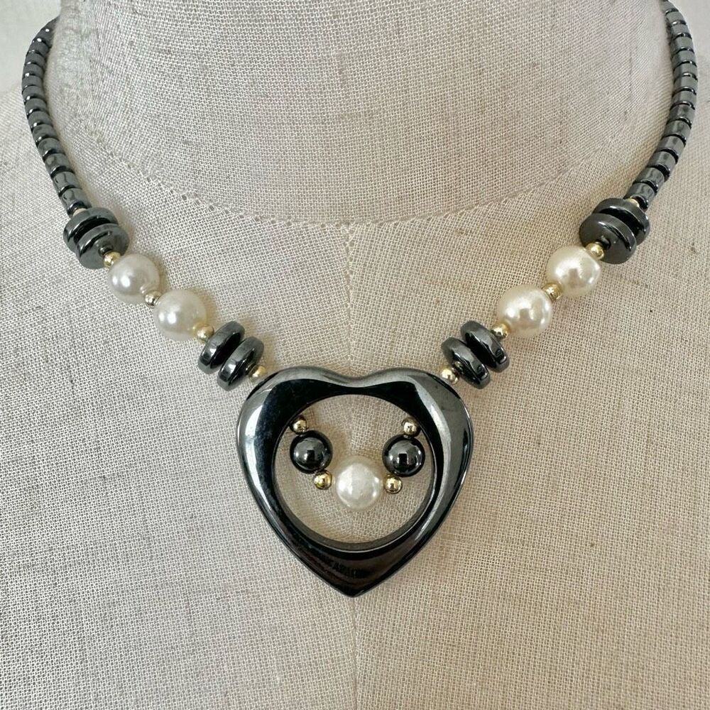 Hematite faux pearl pendant necklace